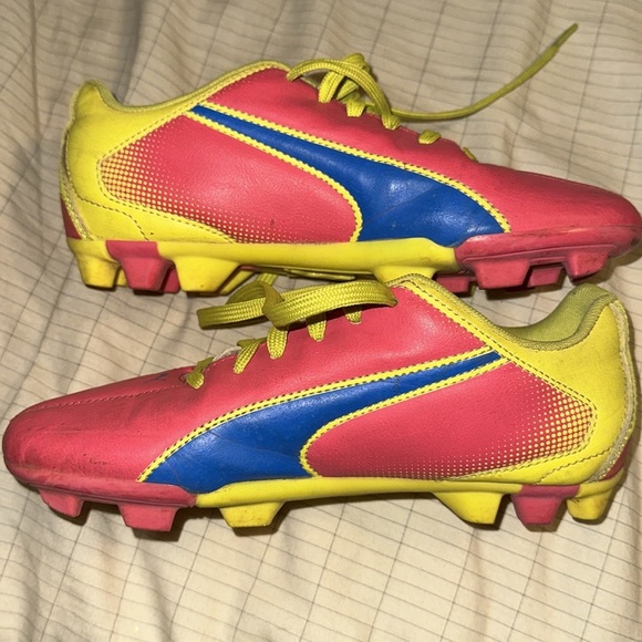 Puma Kids Cleats - Soccer - bright Pink and Yellow Blue Kid Size 4 - Picture 5 of 6